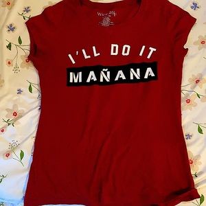 brand is wound up, its a L(11-13) its a red, the words mean “ill do it tomorrow”